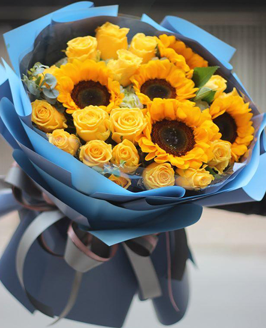 Bó Hoa Chúc Mừng