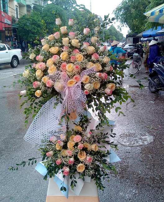 Kệ hoa - Mã Đáo Thành Công